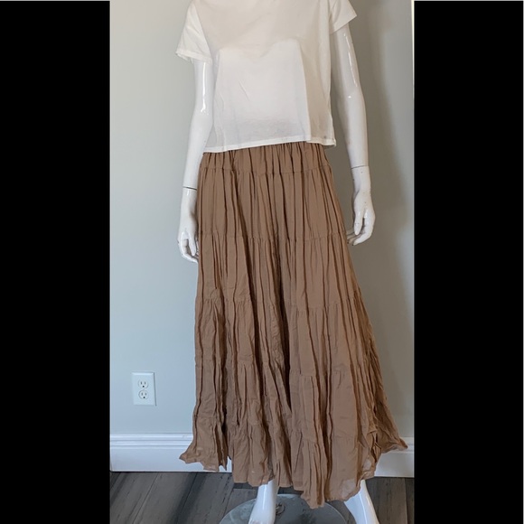 Black long flowy skirt. New without tags - Picture 3 of 3